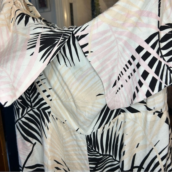 Mink Pink Peach, Pink, Black Palm Print Off Shoulder the Isla Romper - Size M - Picture 4 of 7